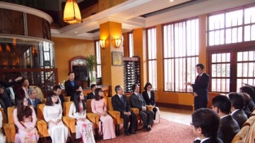 looking-back-to-the-meeting-former-prime-minister-shinzo-abe-with-vnu-and-vju-1657281729